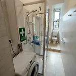 Apartment Moderno Sulle Rive